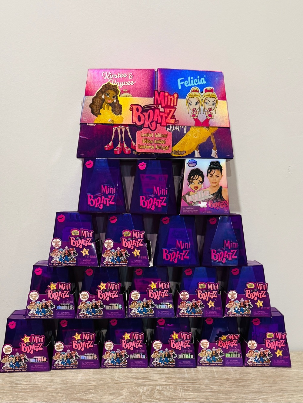 Mini Bratz Mystery Box Lot of 19 - Limited Edition Kylie, Felicia Kirstee Kaycee